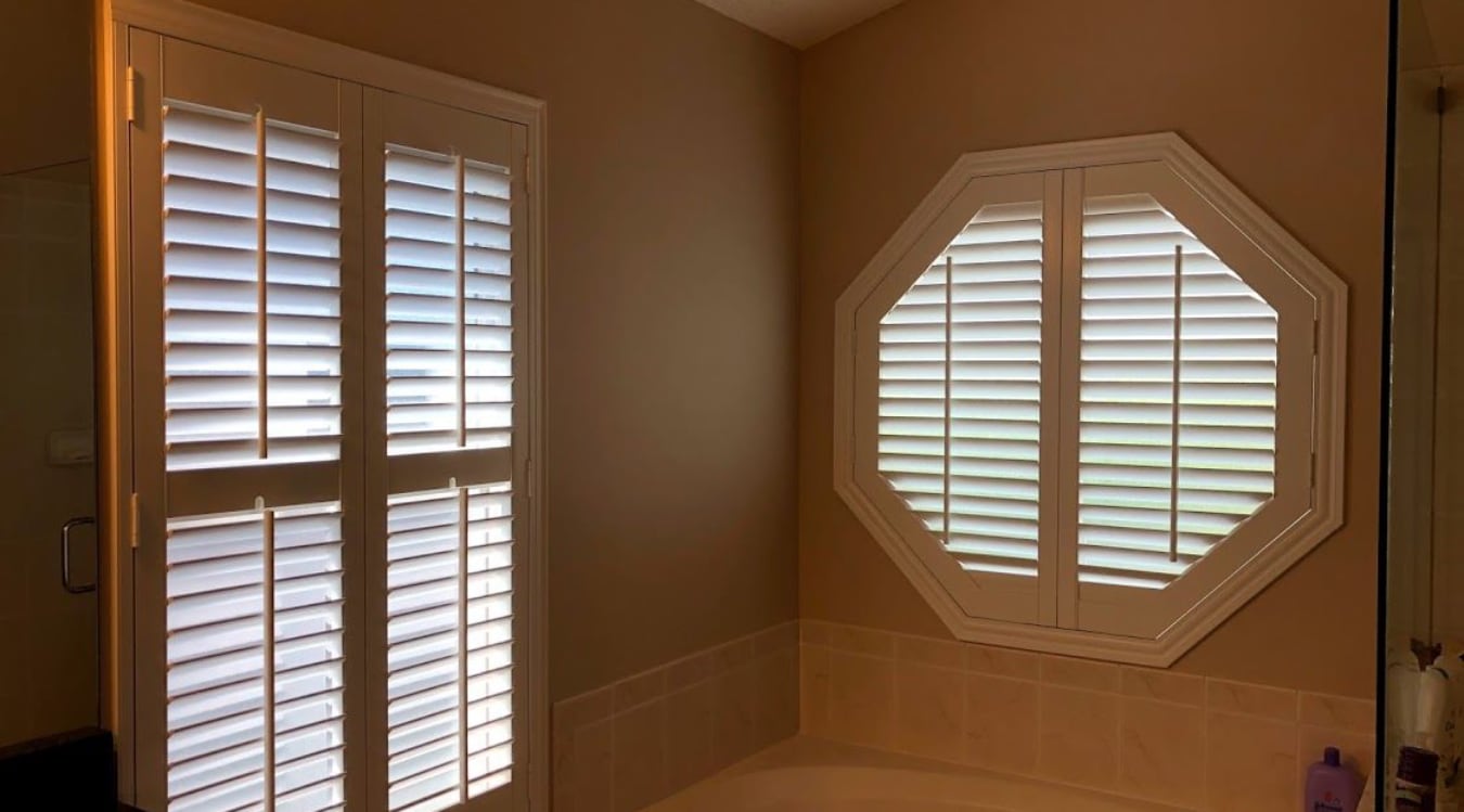 Octagon window in a Fort Myers bathroom